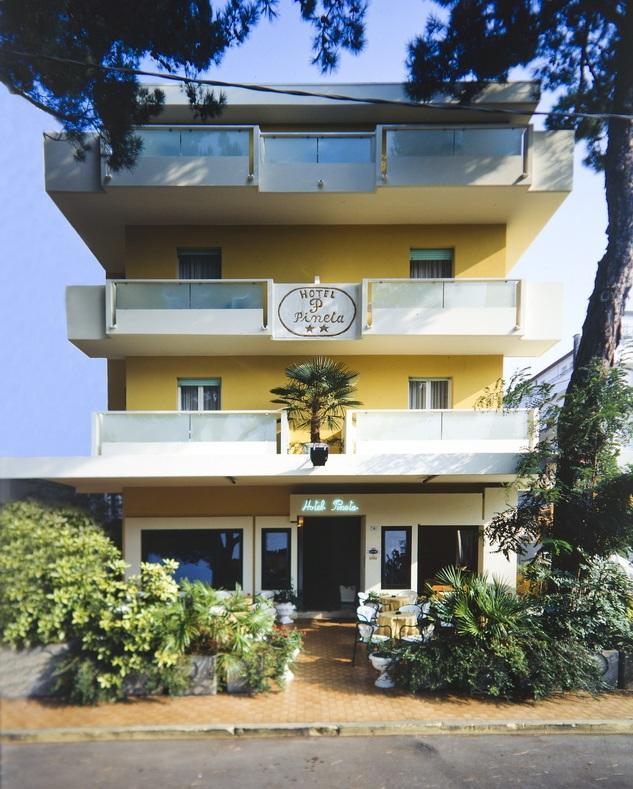 Hotel La Pineta Riccione Esterno foto